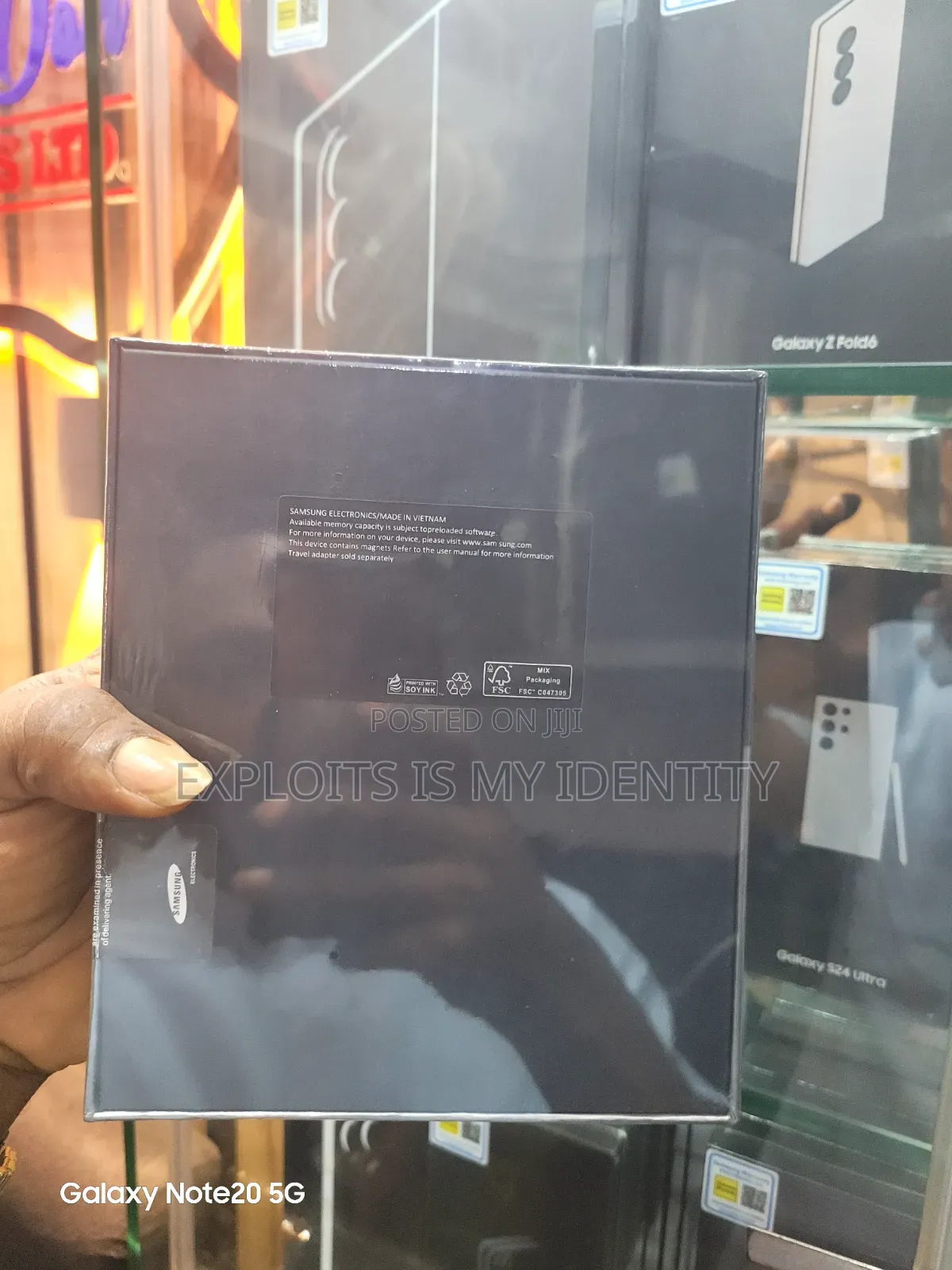 New Samsung Galaxy Z Fold4 256 GB Gold