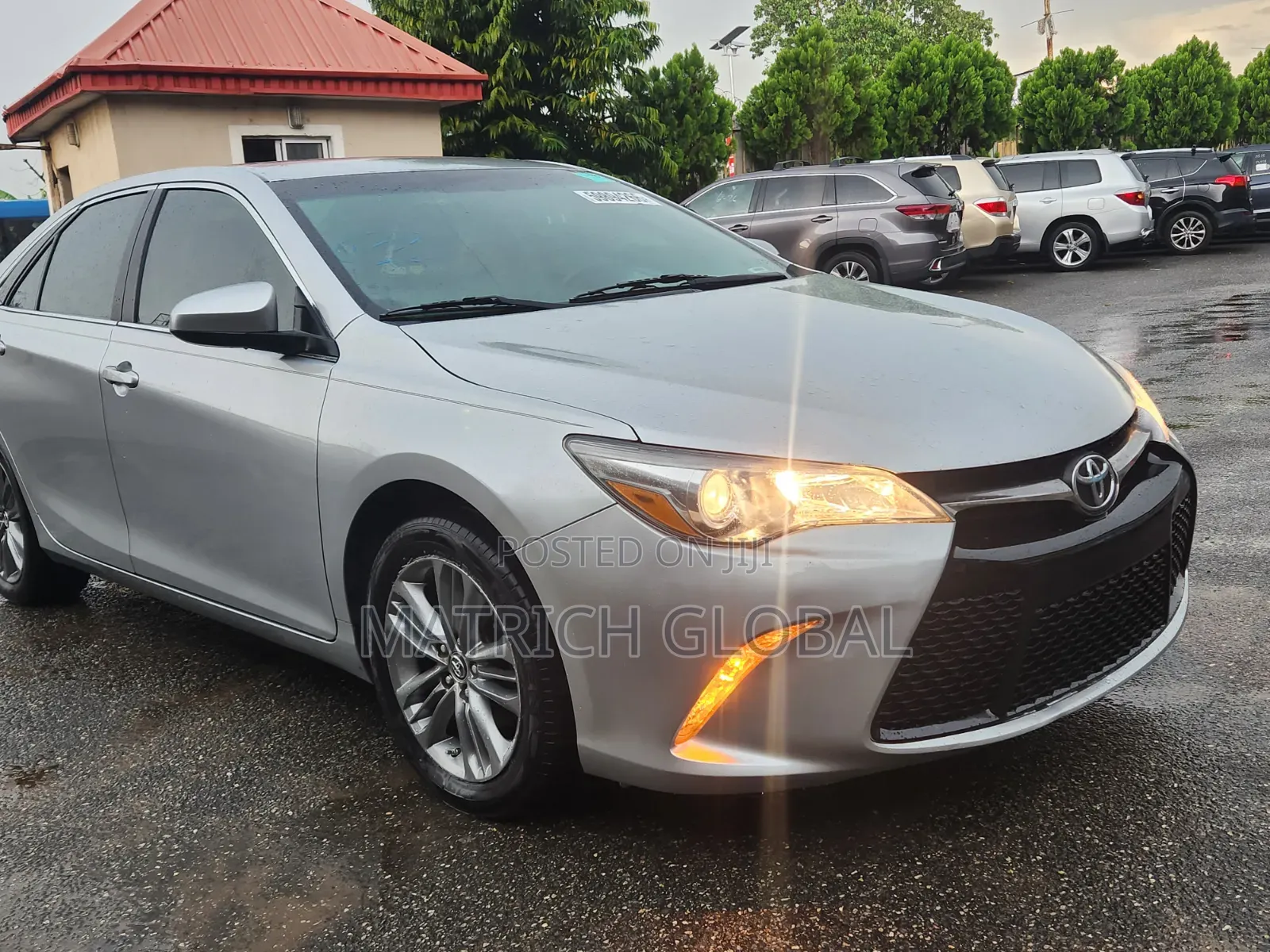 Toyota Camry SE 4dr Sedan (2.5L 4cyl 6A) 2017 Silver