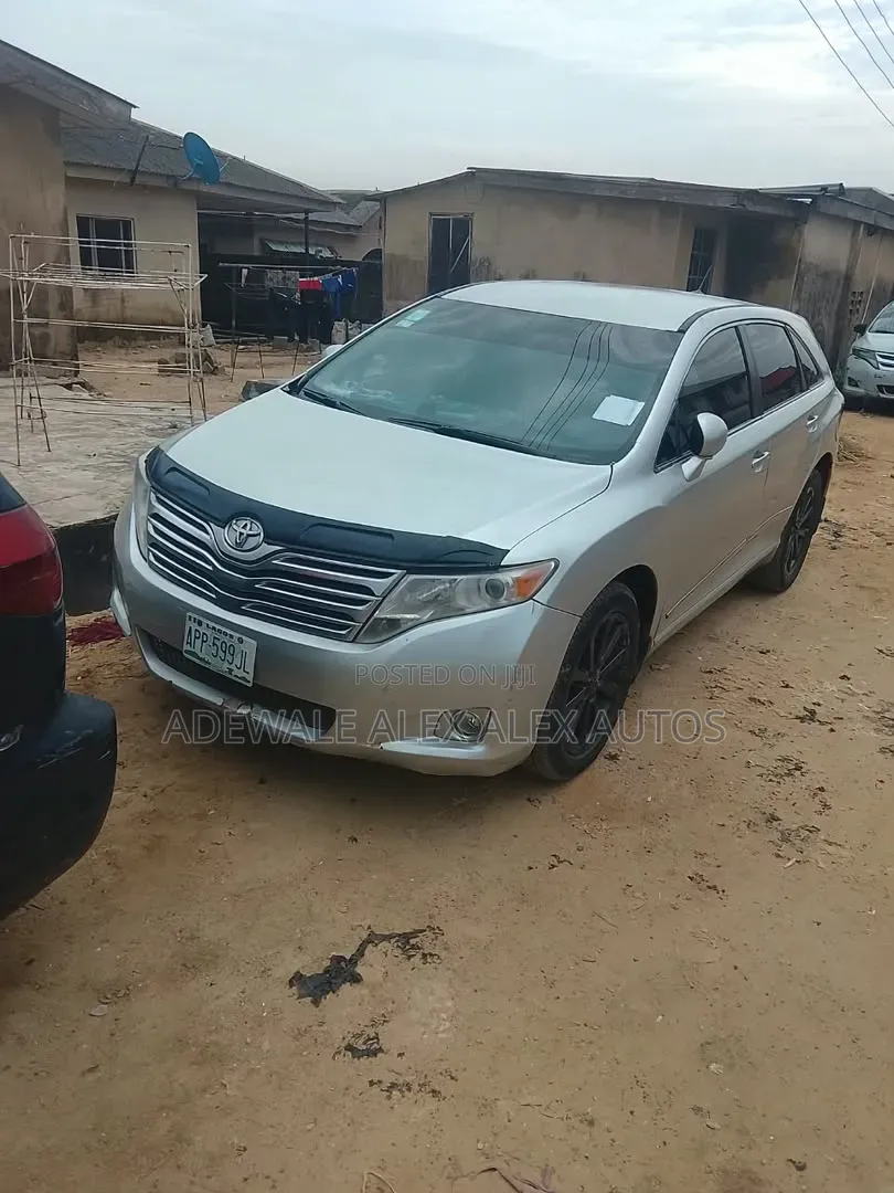 Toyota Venza 2011 Silver