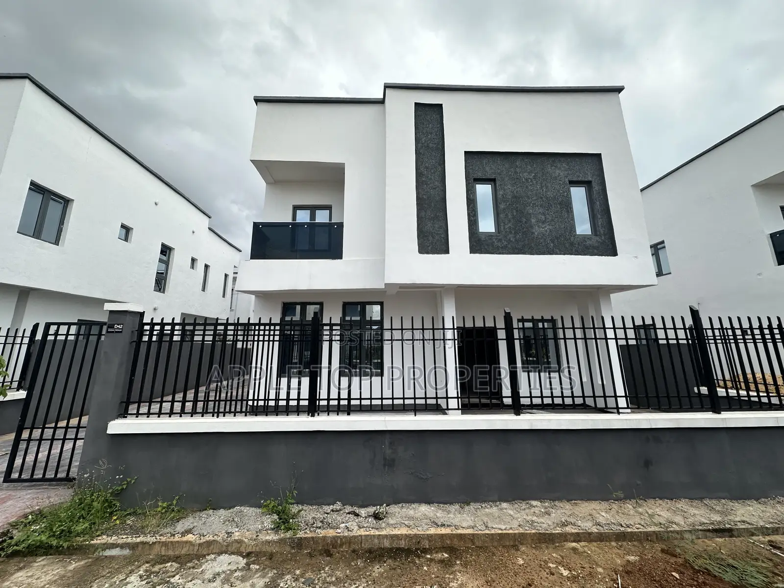 4bdrm Duplex in Jedidiah Estate, Enugu for sale