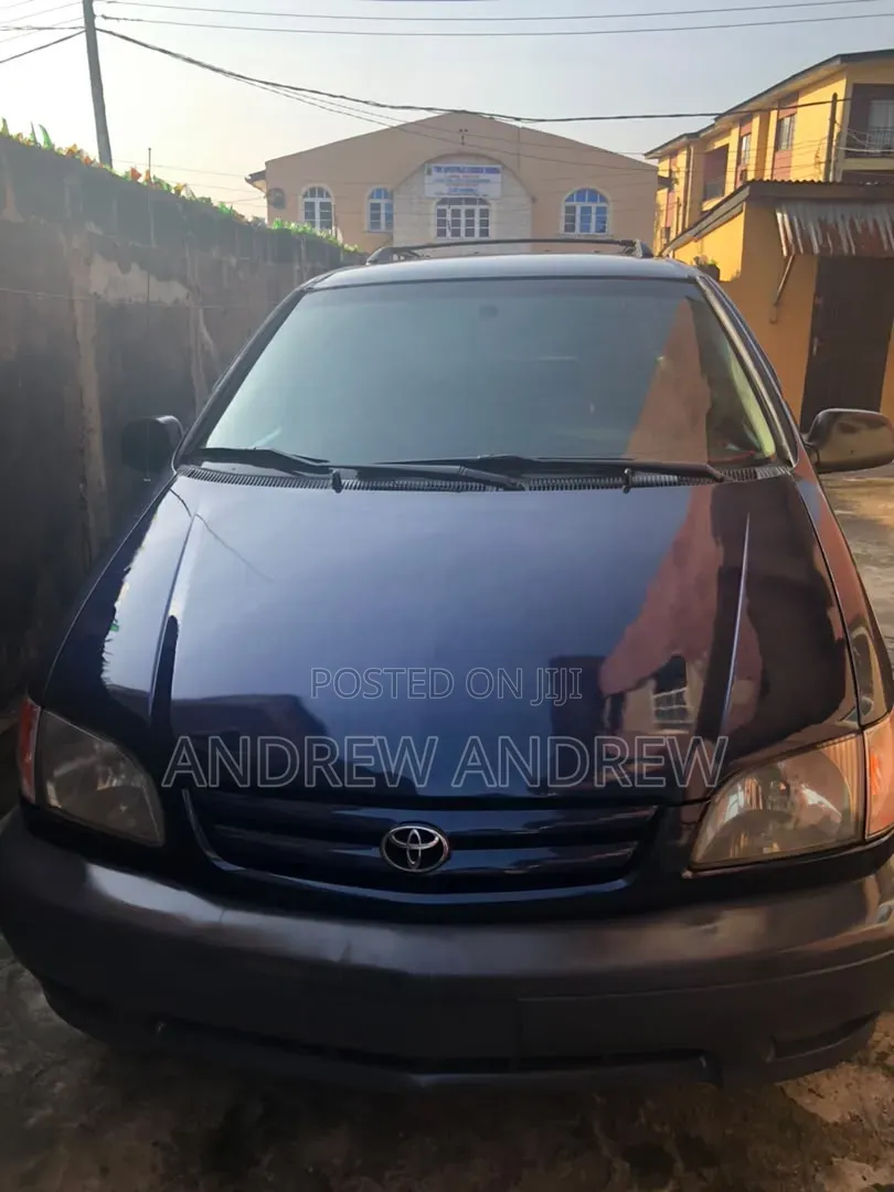 Toyota Sienna 2002 Blue