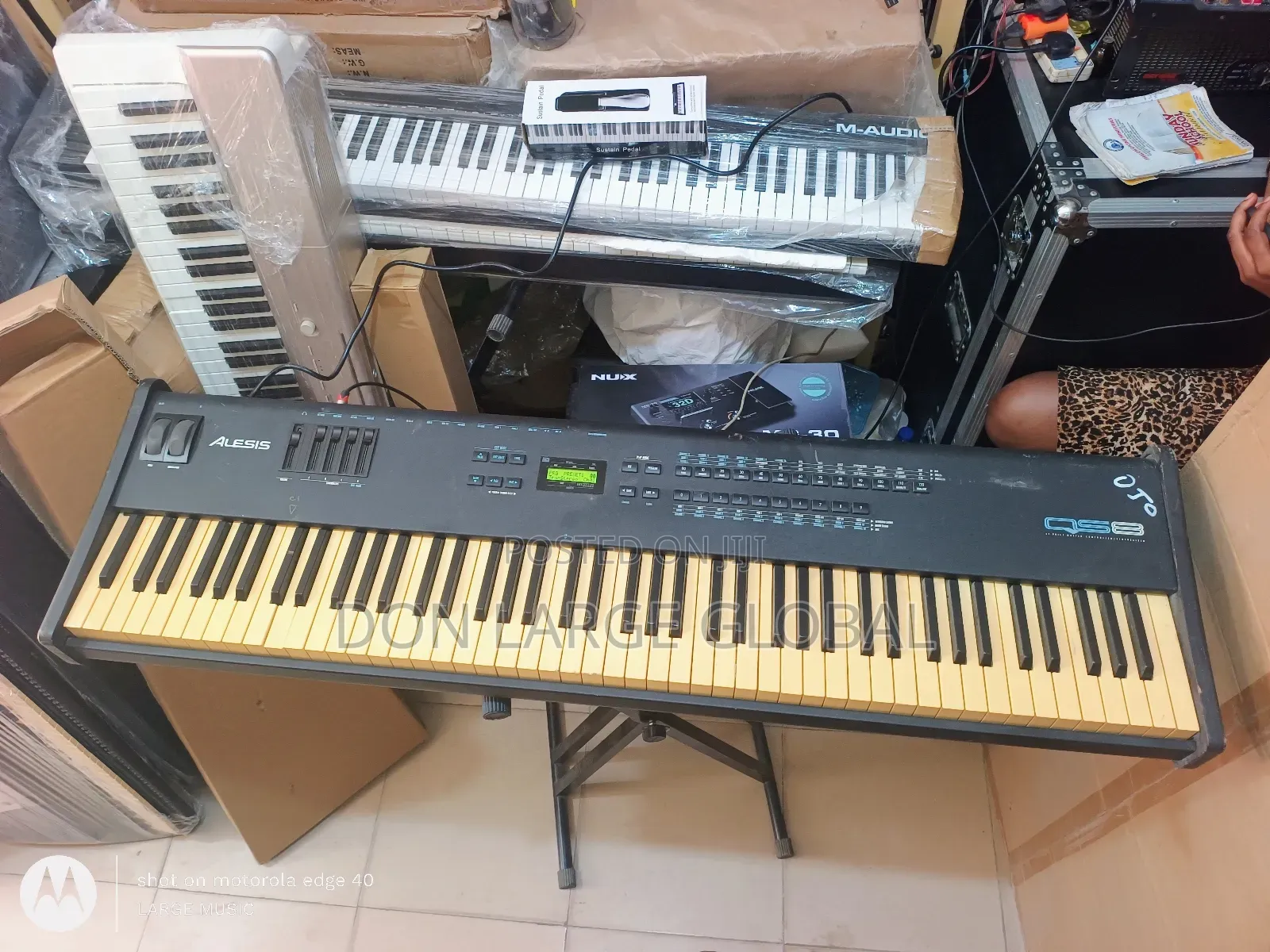 Alesis Qs8 Digital Synthesizer