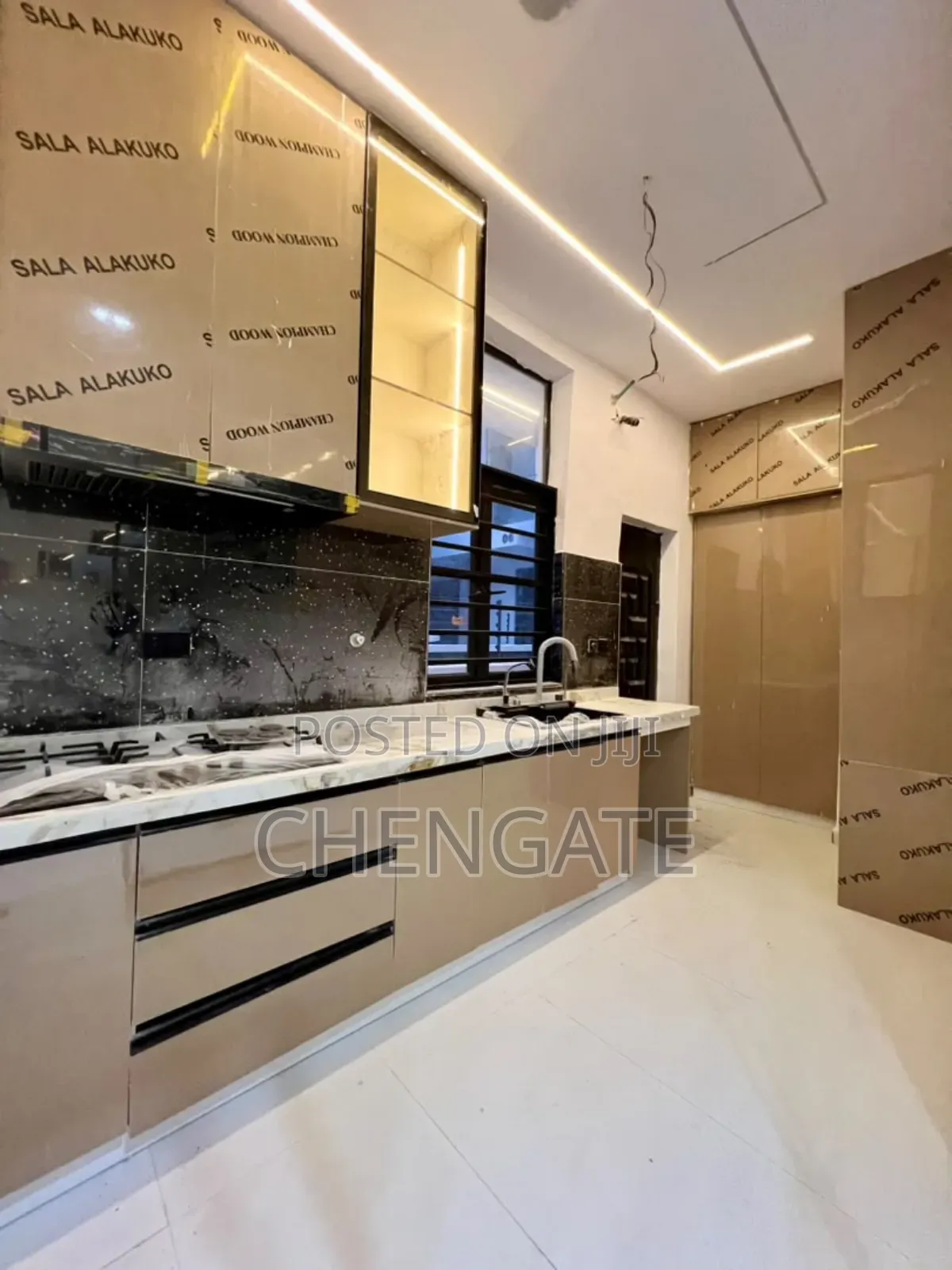 4bdrm Duplex in Ikota for sale