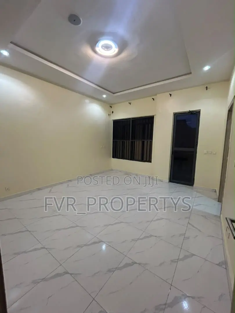 4bdrm Shared Apartment in Villa, Ikota for rent