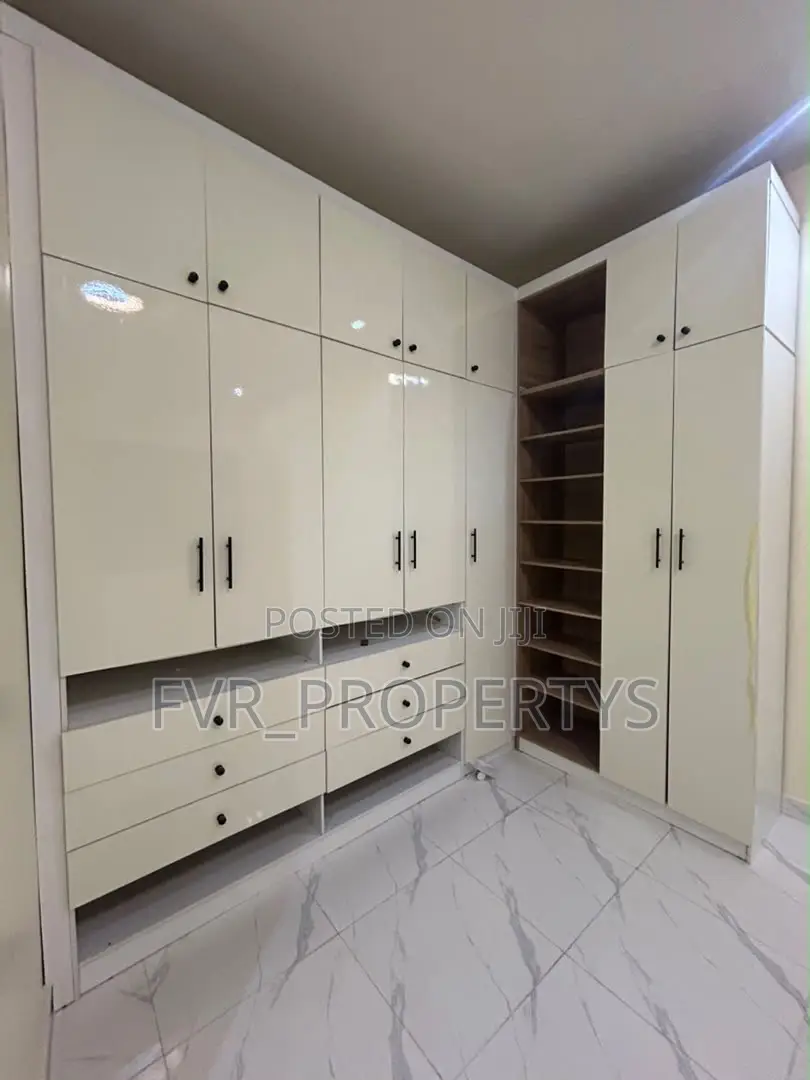 4bdrm Shared Apartment in Villa, Ikota for rent