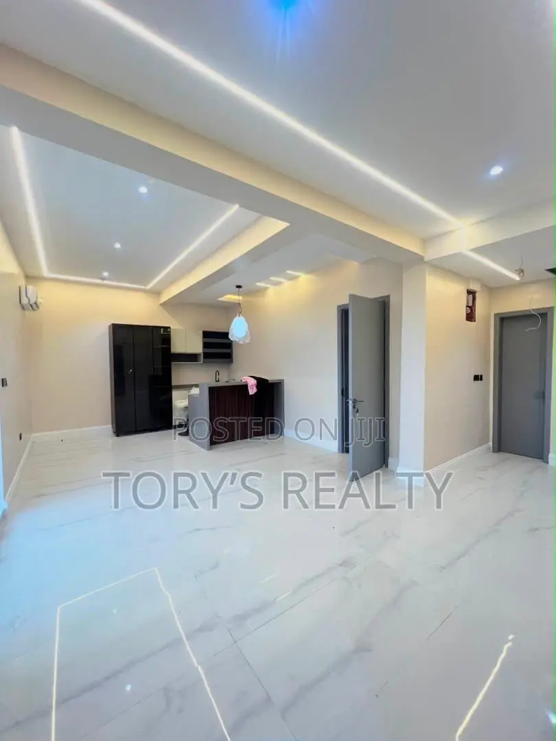 5bdrm Duplex in Banana Island for sale