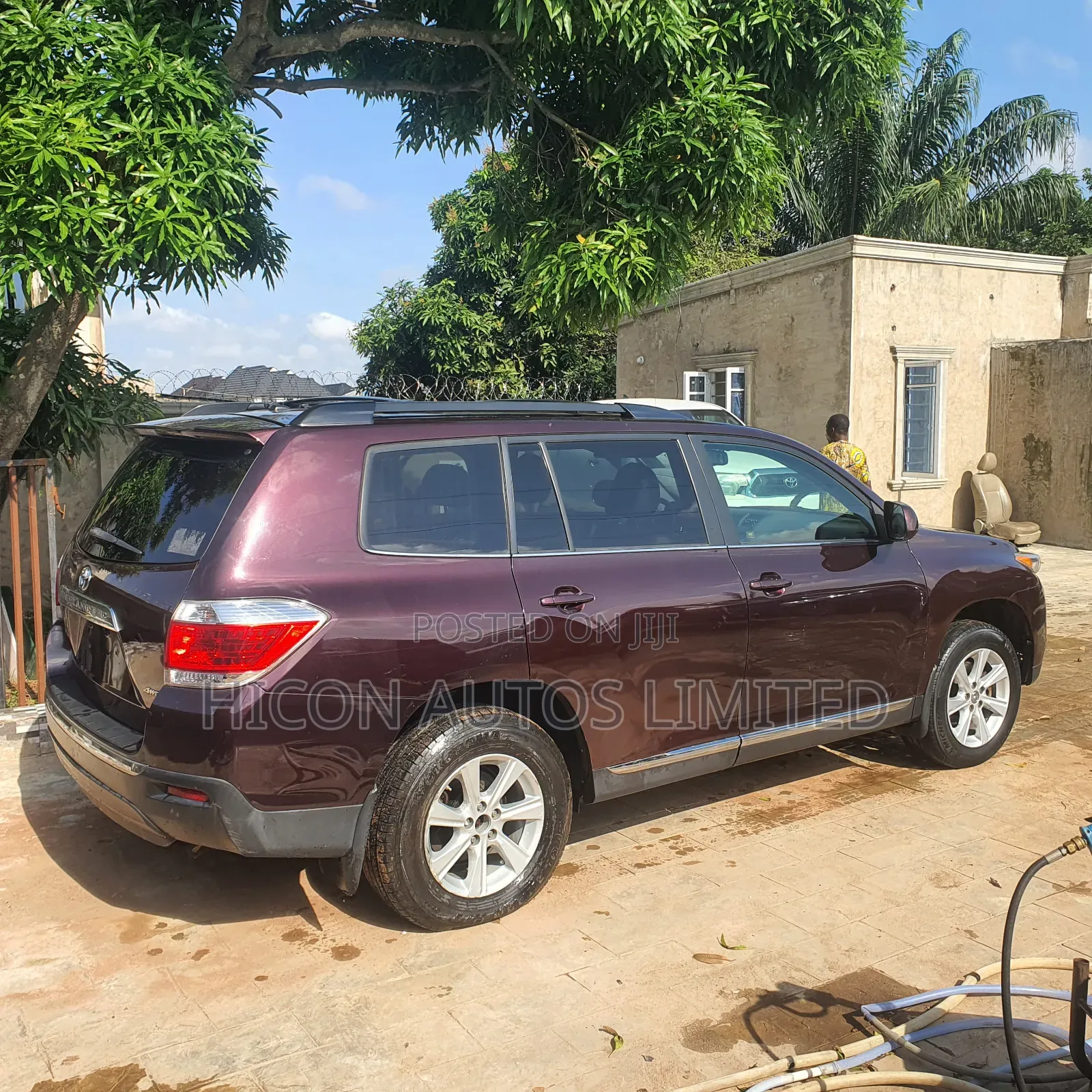 Toyota Highlander SE 2011 Burgundy