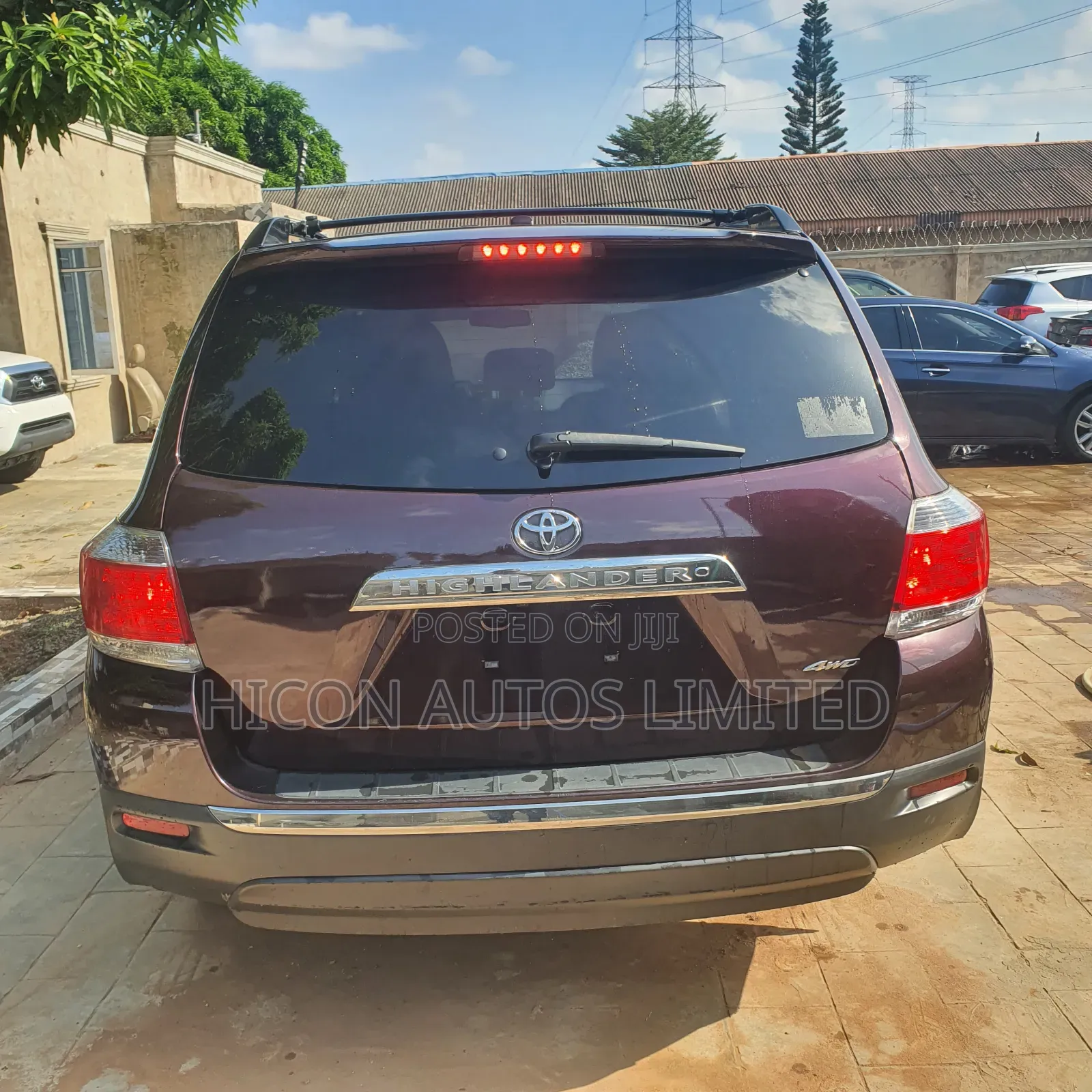 Toyota Highlander SE 2011 Burgundy