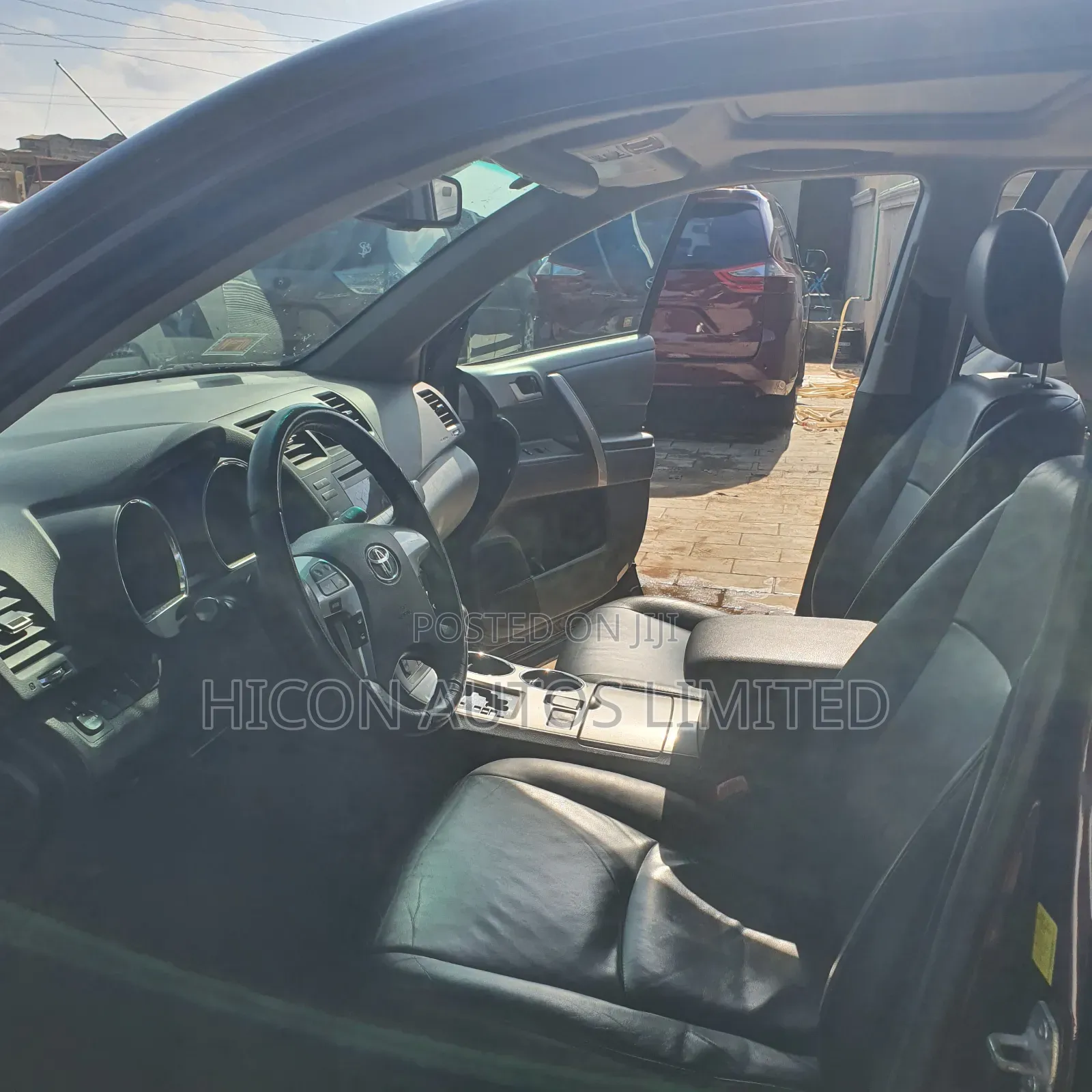 Toyota Highlander SE 2011 Burgundy