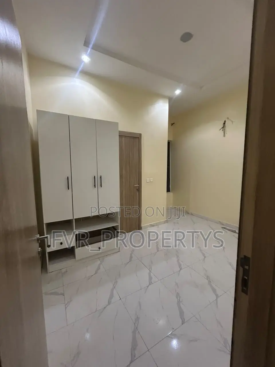 1bdrm Shared Apartment in Villa, Ikota for rent