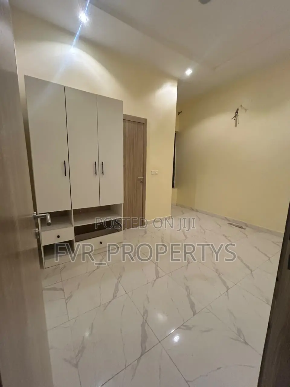 1bdrm Shared Apartment in Villa, Ikota for rent