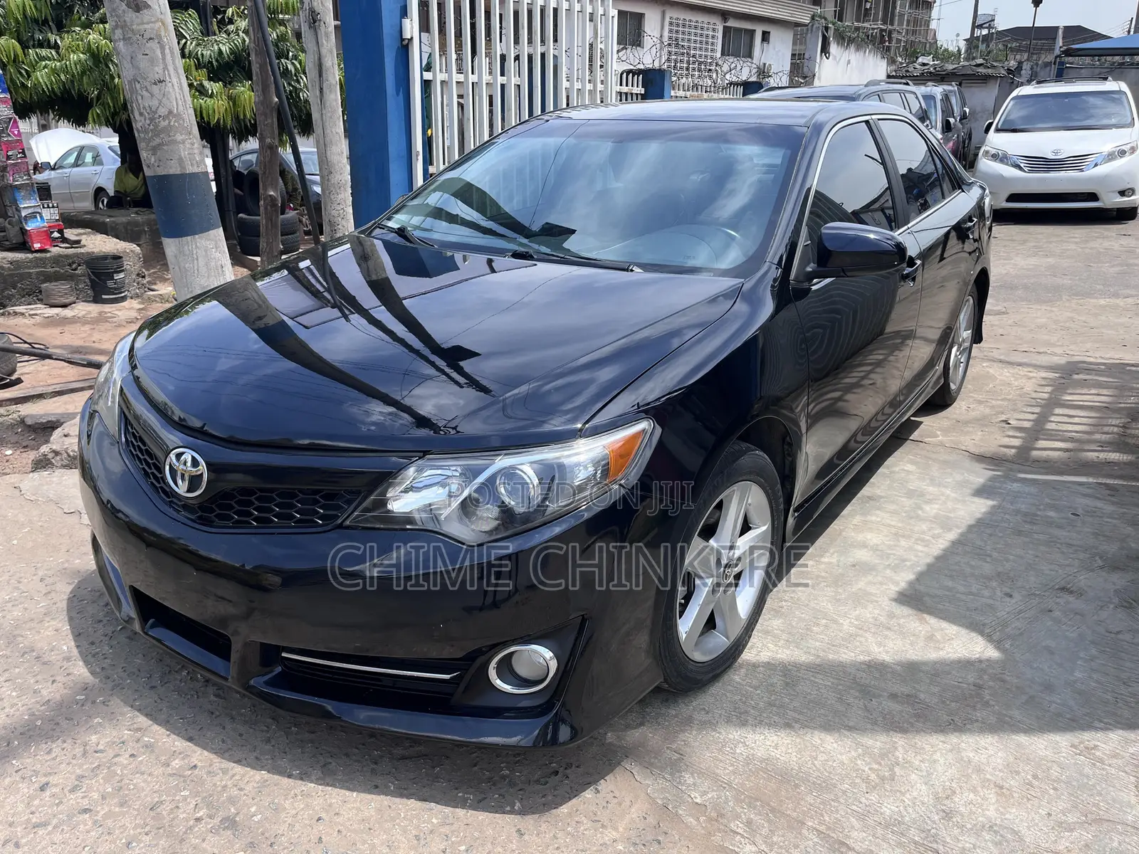 Toyota Camry SE Sport 4dr Sedan w/Prod. End 11/13 (2.5L 4cyl 6A) 2014