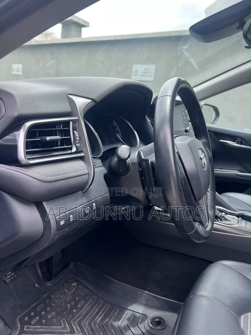 Toyota Camry SE 2022 Blue