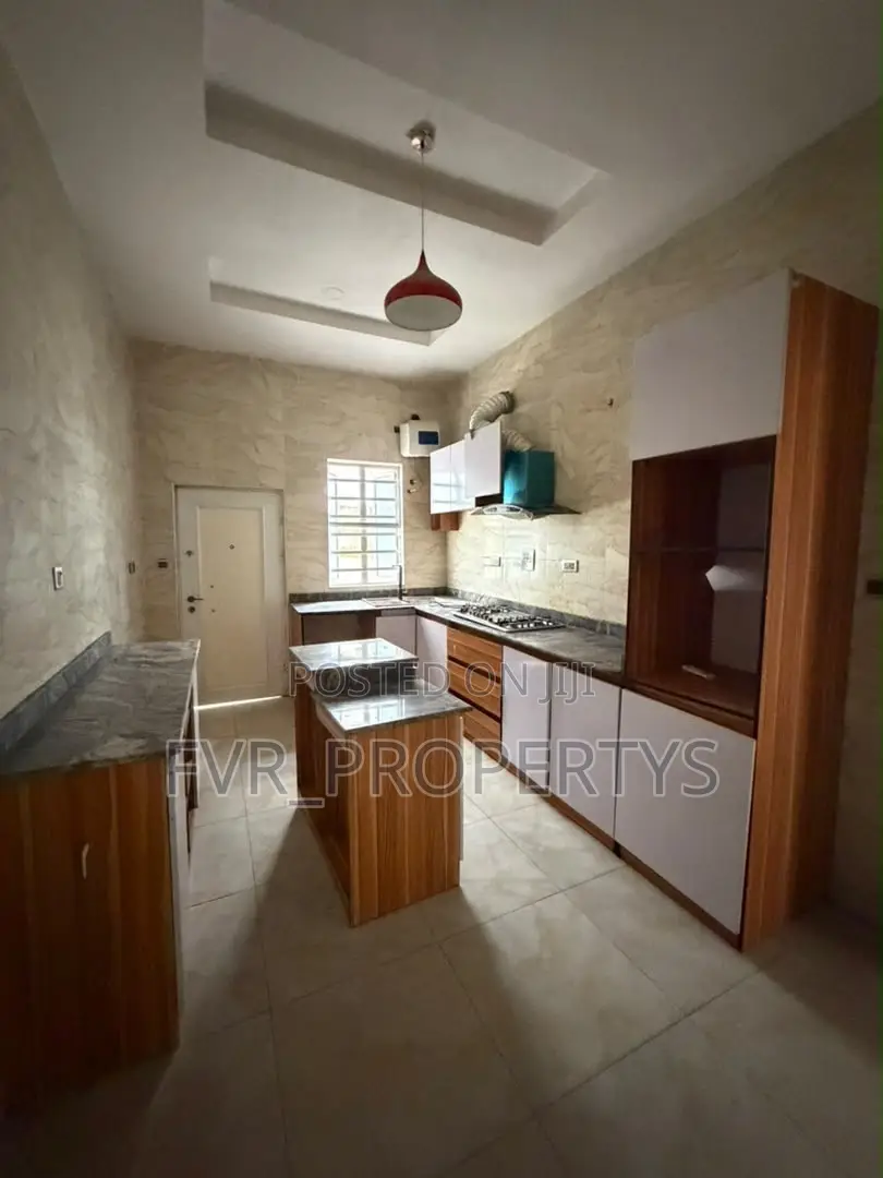 2bdrm Shared Apartment in Thomas, Ajah for rent