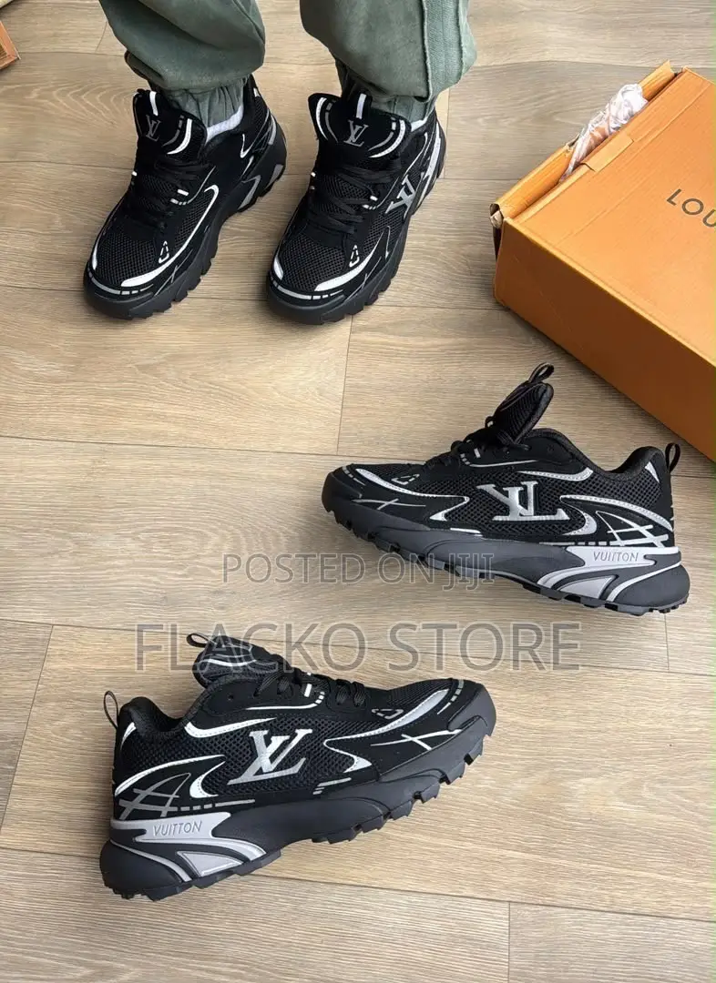High Quality Louis Vuitton Tatic Runner Sneakers