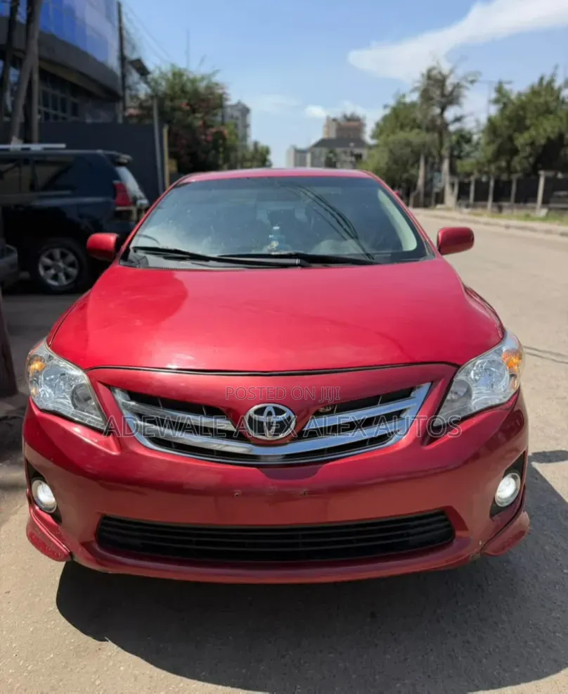 Toyota Corolla S 5-Speed 2013 Red