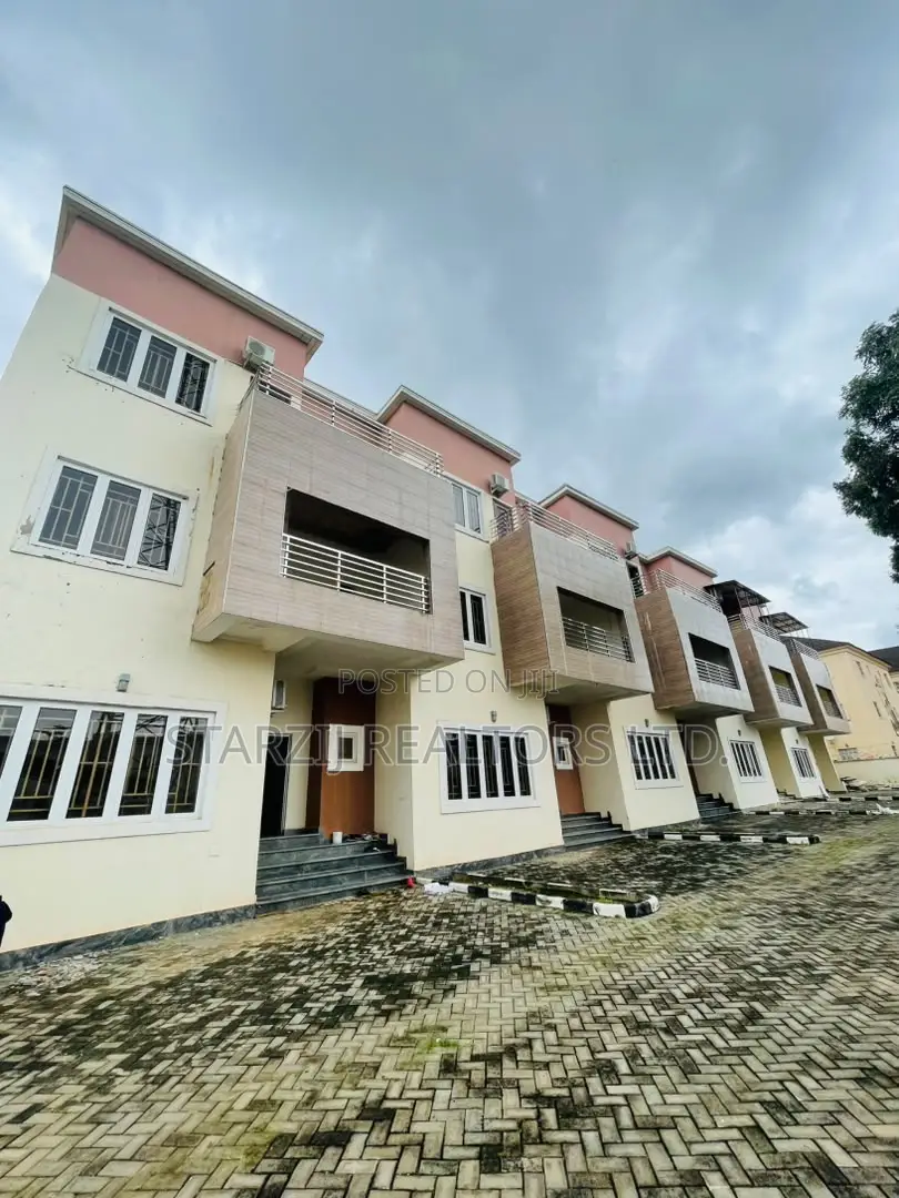4bdrm Duplex in Kaura for sale