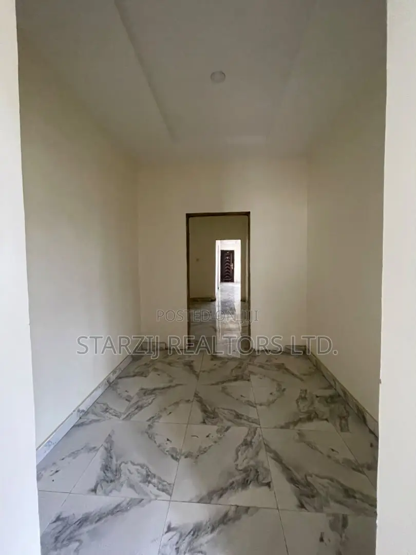 4bdrm Duplex in Kaura for sale