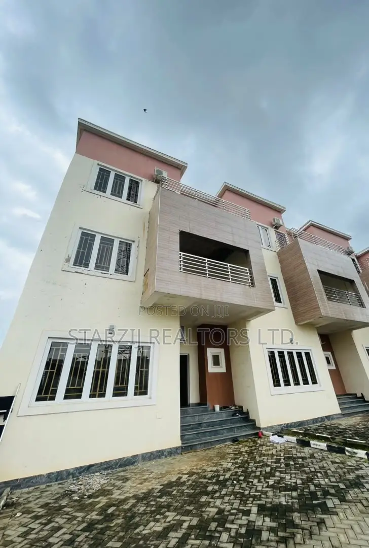 4bdrm Duplex in Kaura for sale