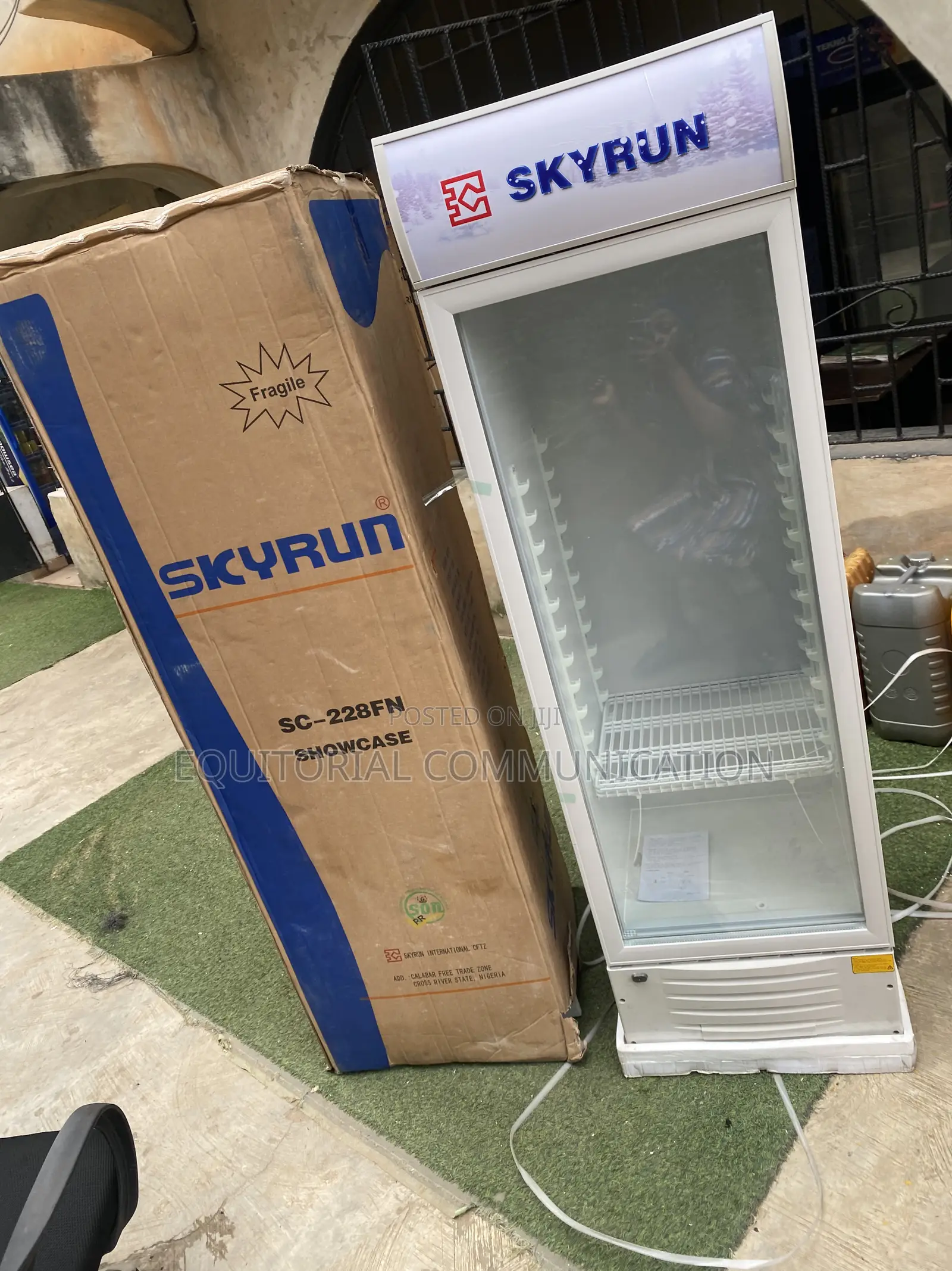 SKYRUN SC-228FN 228L Beverage Showcase for Restaurants