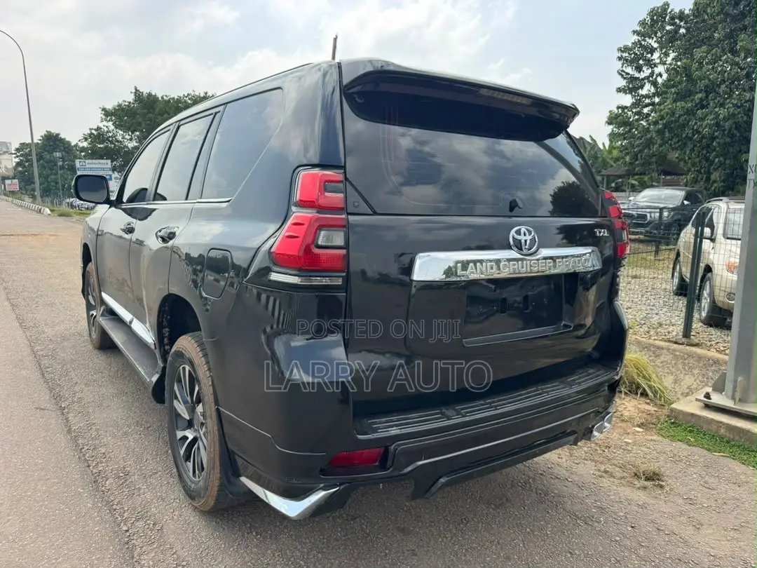 Toyota Land Cruiser Prado 2015 Black