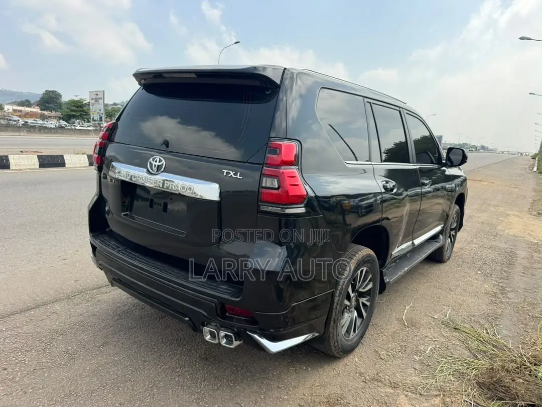 Toyota Land Cruiser Prado 2015 Black