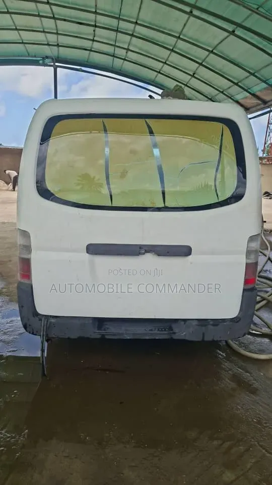 Nissan Caravan (Urvan) 2006 White