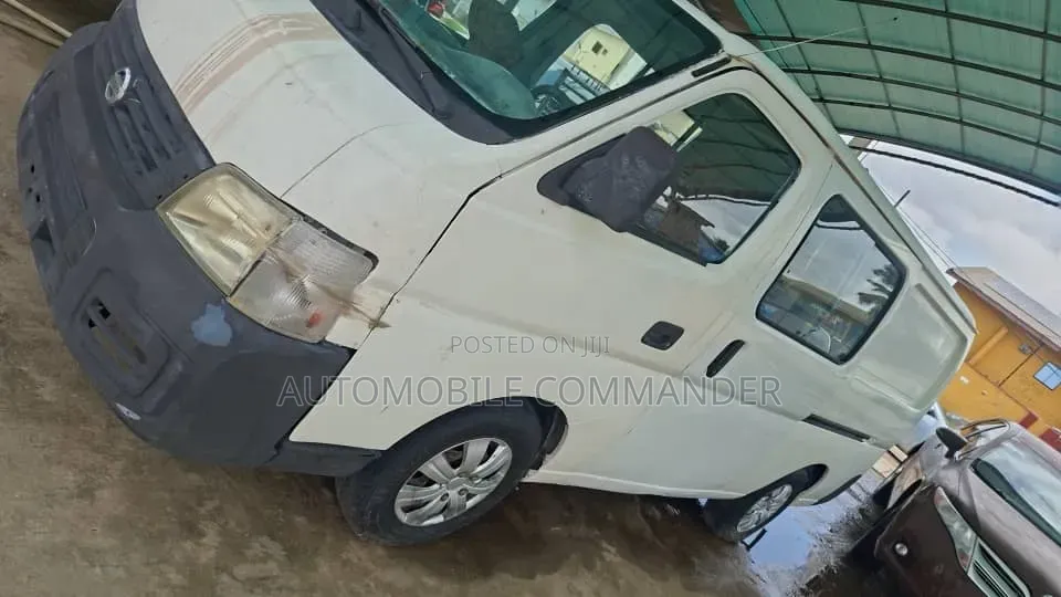 Nissan Caravan (Urvan) 2006 White