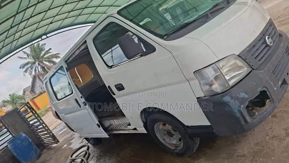 Nissan Caravan (Urvan) 2006 White