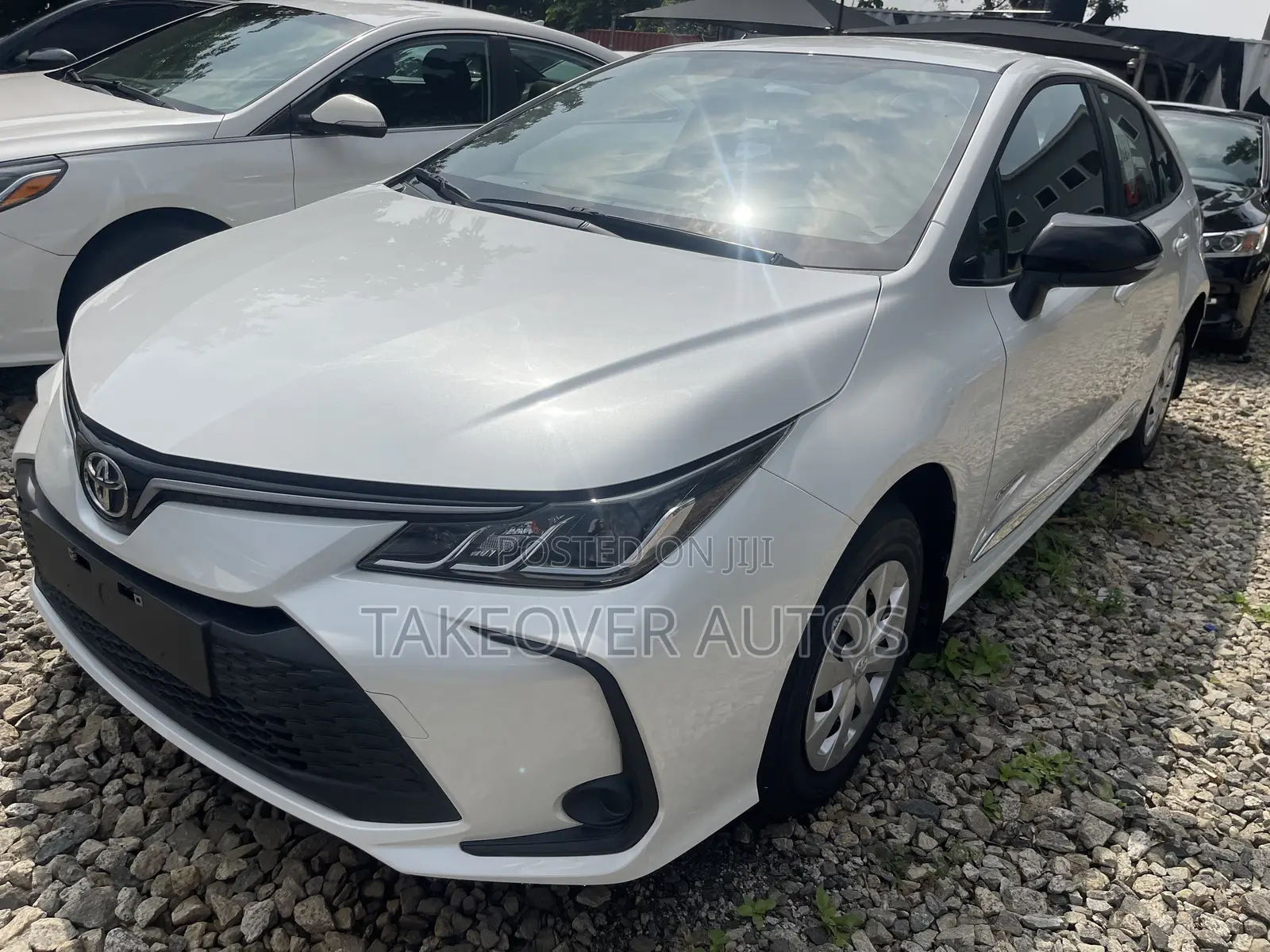 New Toyota Corolla Hybrid LE 2025 White