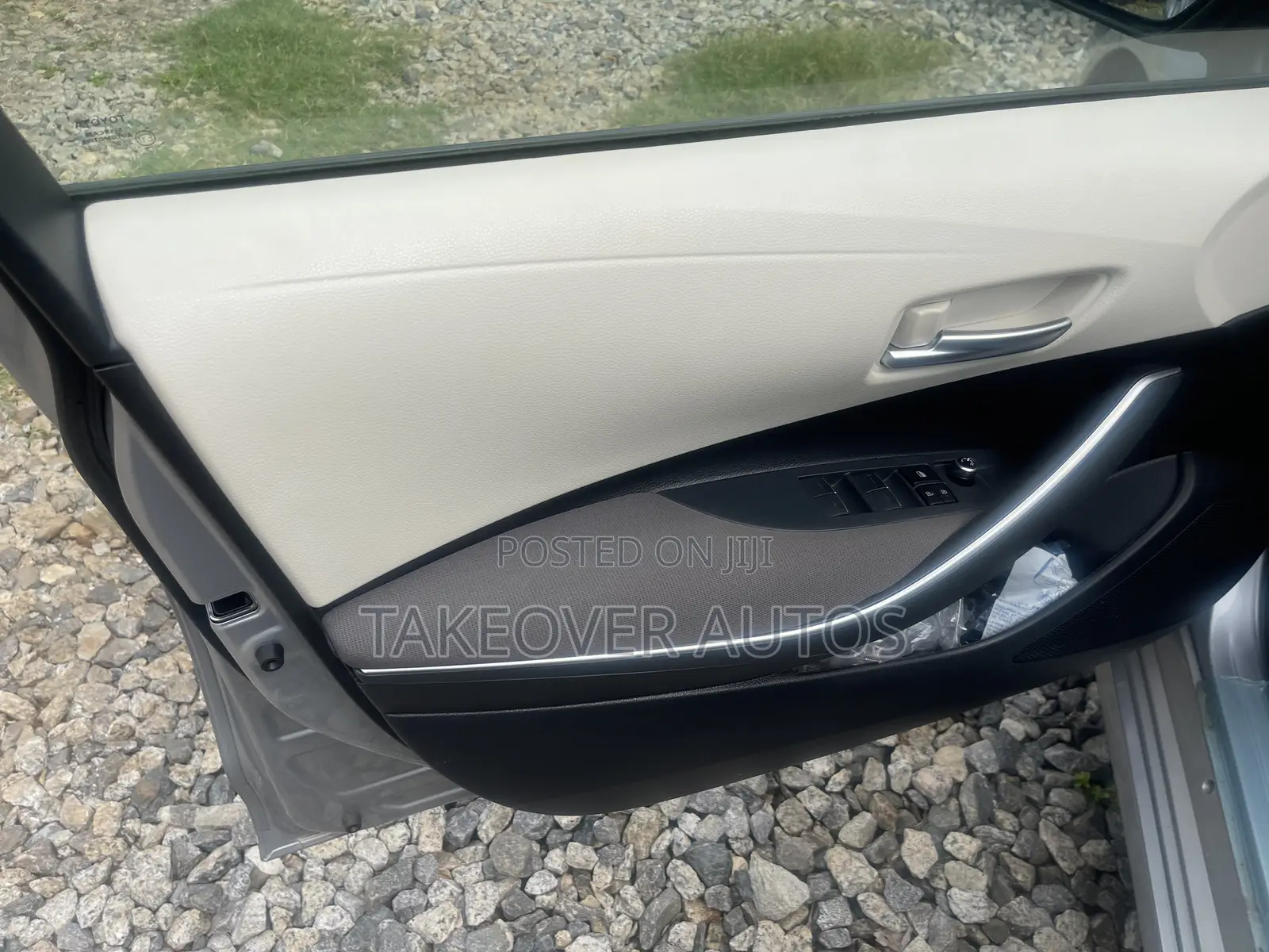 Toyota Corolla 2022 Silver