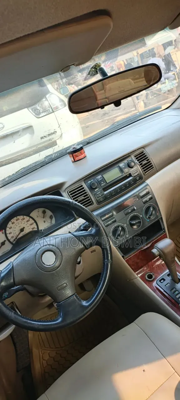 Toyota Corolla 2004 Gold