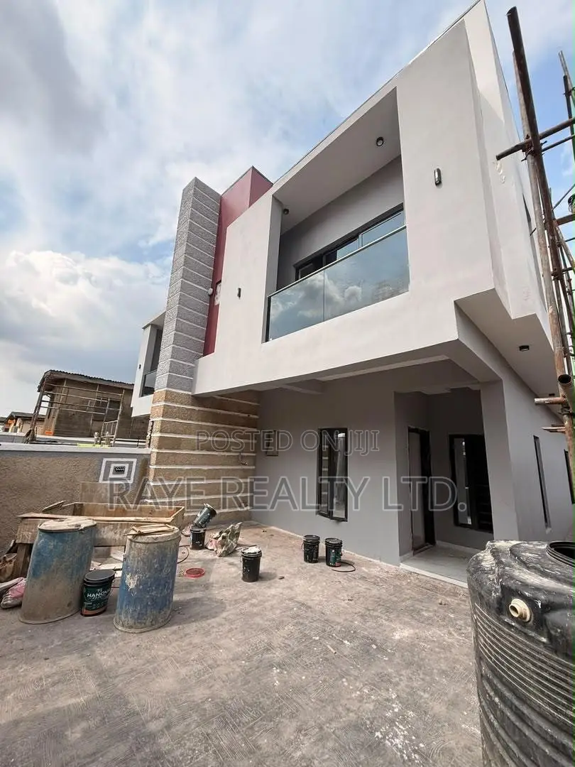 3bdrm Duplex in Ikeja for sale