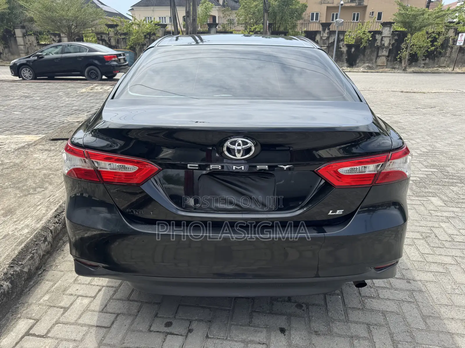Toyota Camry LE FWD (2.5L 4cyl 8AM) 2018 Black