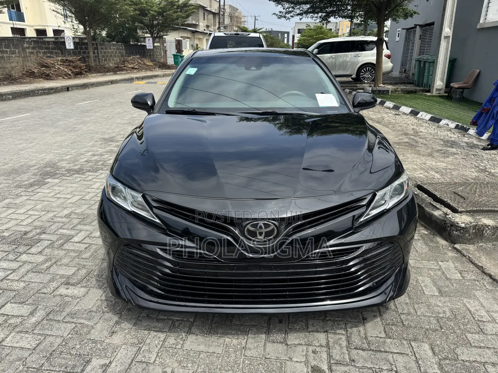 Toyota Camry LE FWD (2.5L 4cyl 8AM) 2018 Black