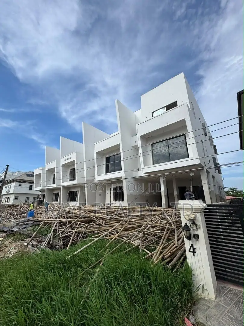 4bdrm Duplex in Gbagada for sale