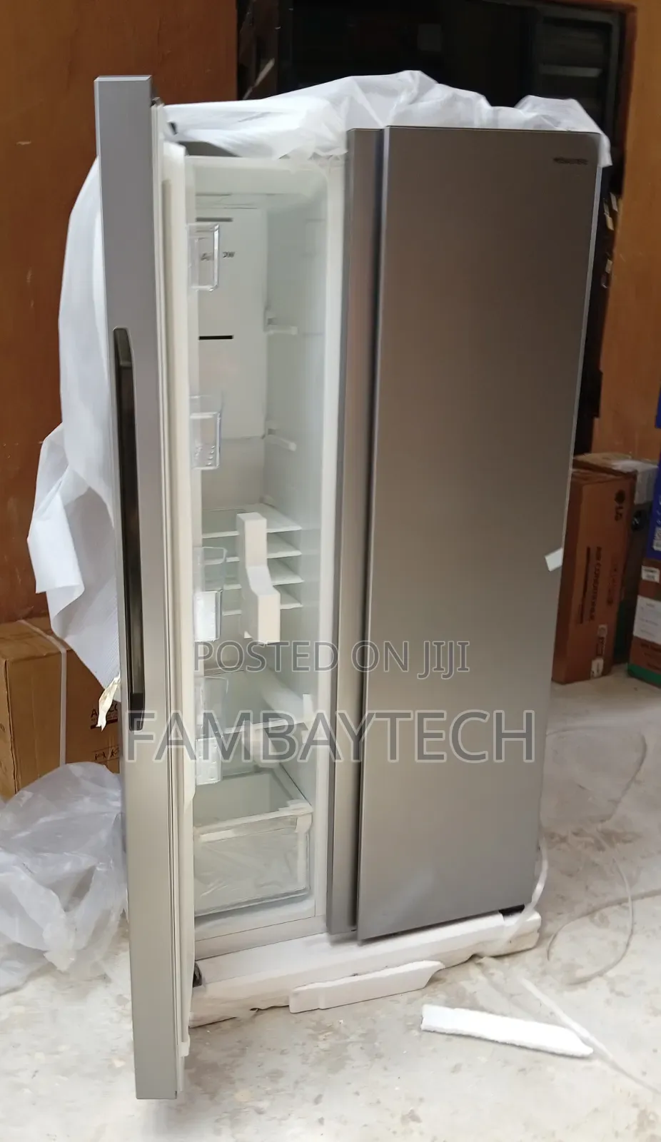 Stlylish Hisense Side-by-Side 518L Fridge Freezer for Modern Kitchens