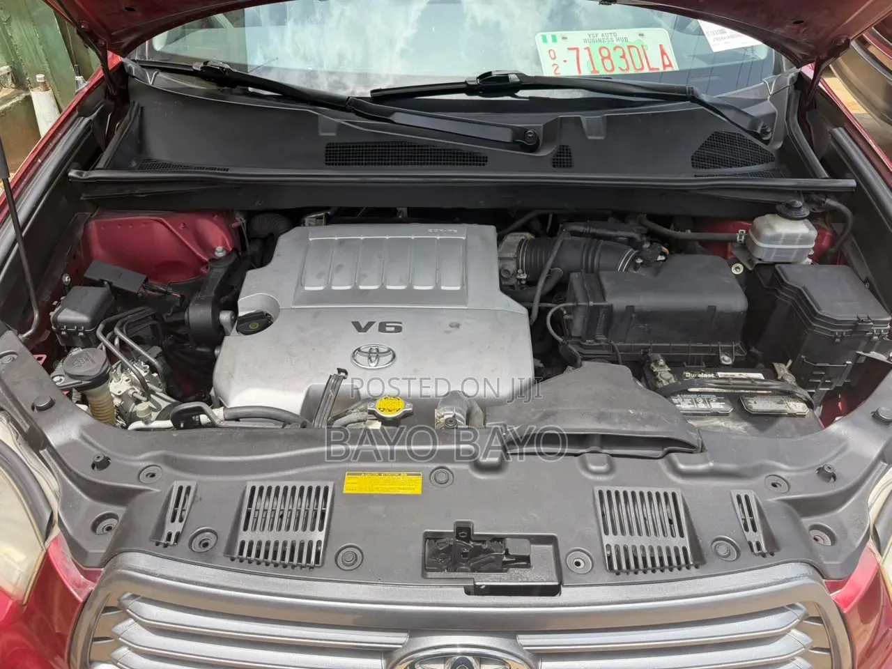 Mercedes-Benz 1619 2018 Red