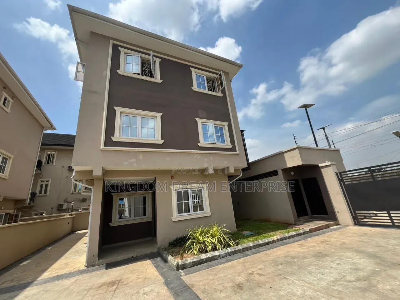 5bdrm House in Ikeja Gra Lagos for rent