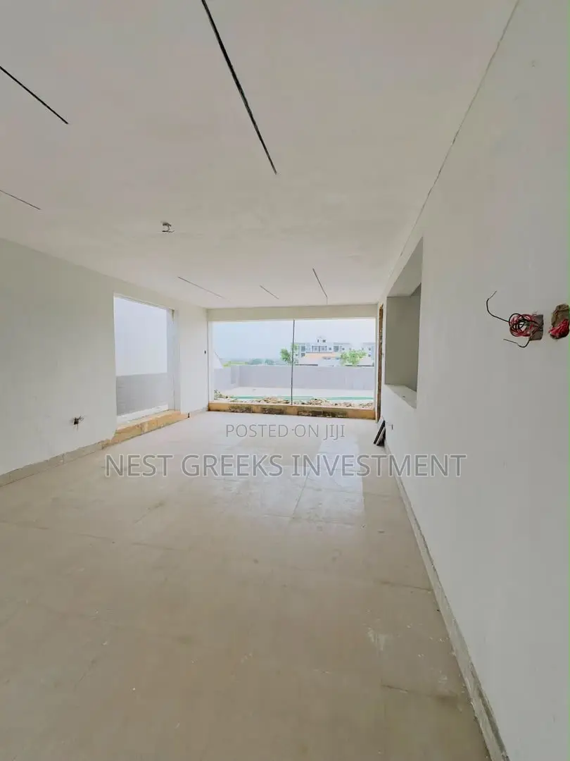 4bdrm Maisonette in Shonibare Estate for sale