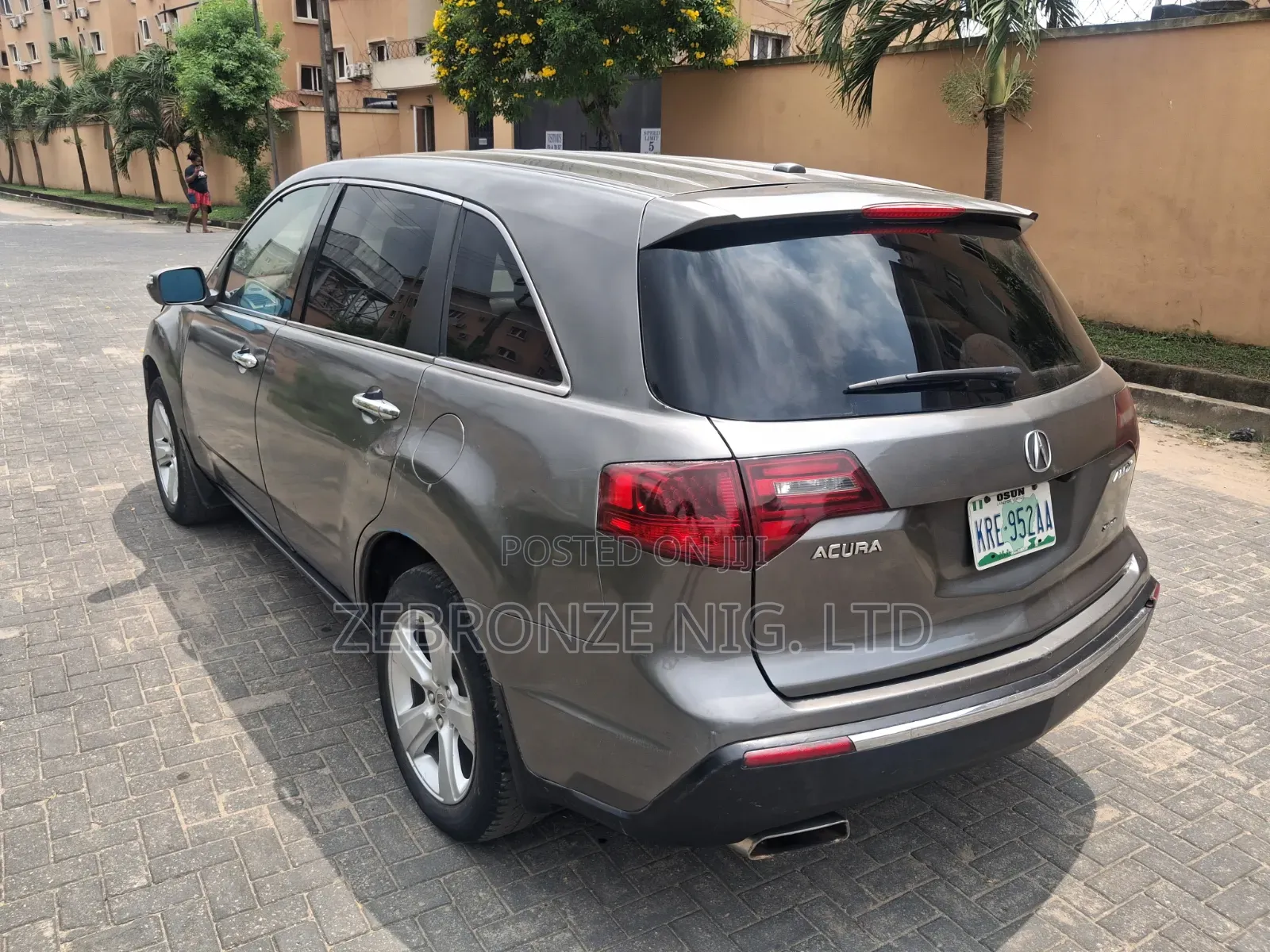 Acura MDX SUV 4dr AWD (3.7L 6cyl 6A) 2010 Gray