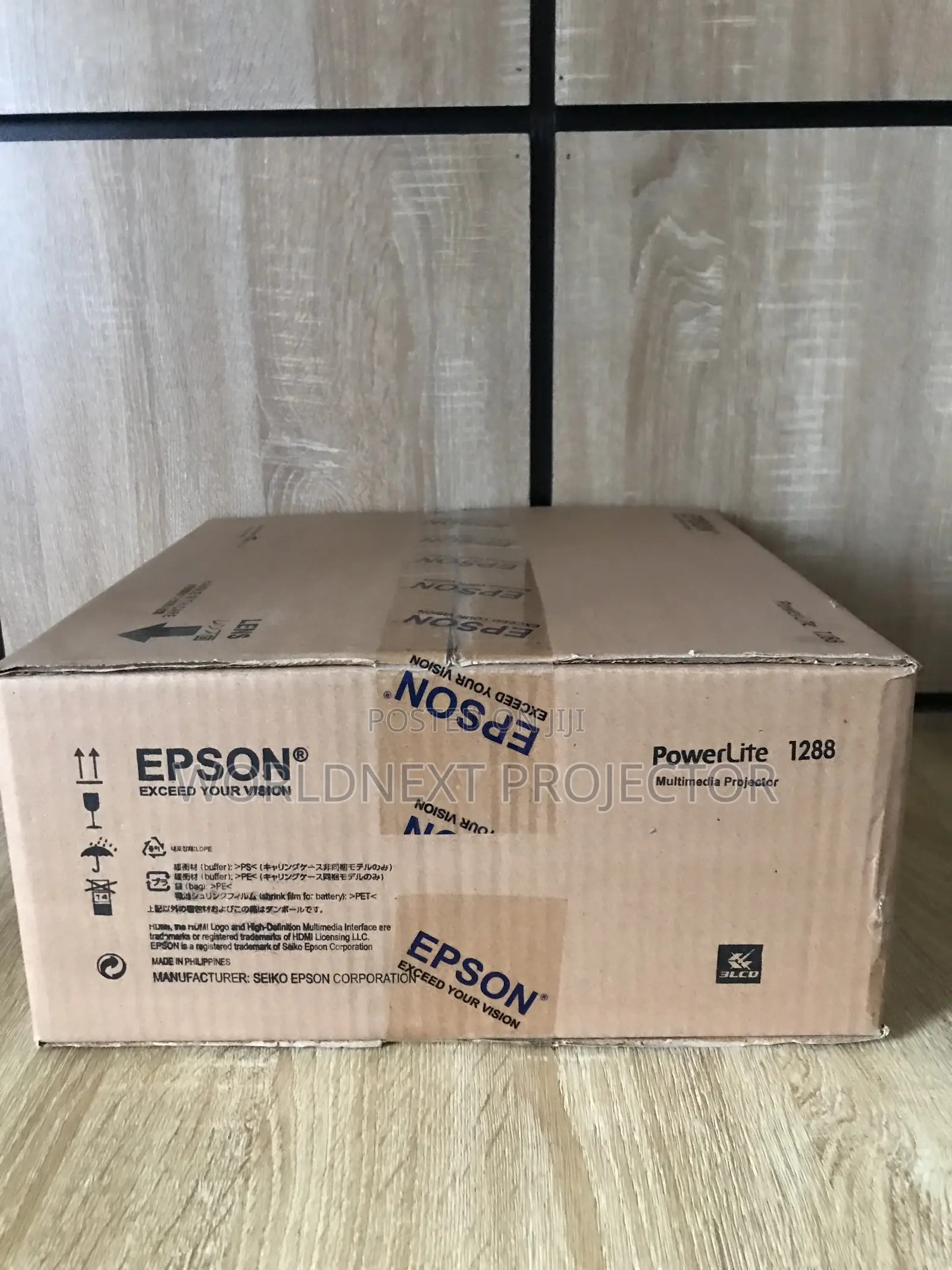Wireless Epson PowerLite 1288 Projector Big, Bright Presentations