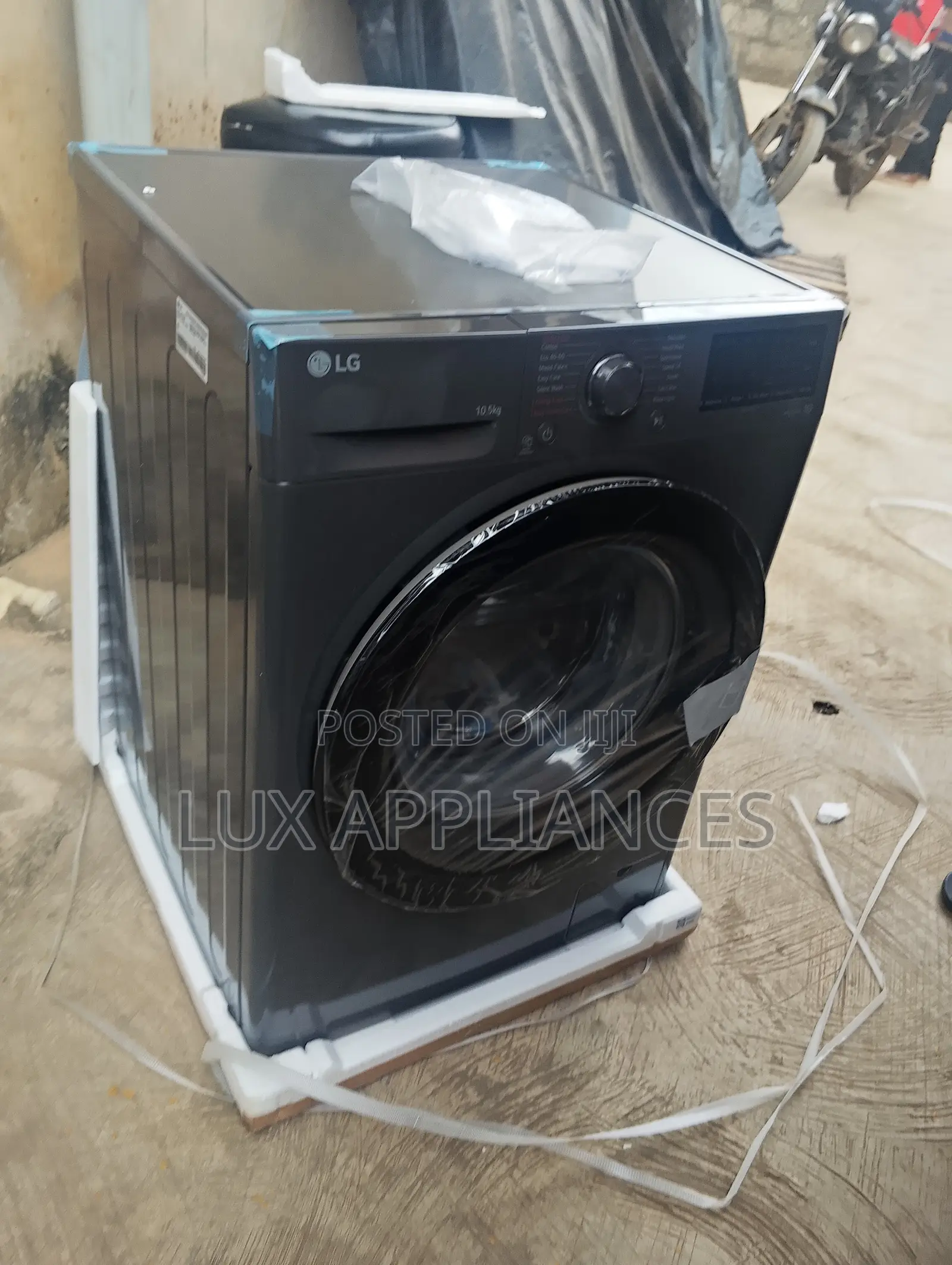 LG 10.5kg Efficient Front-Load Automatic Wash and Spin