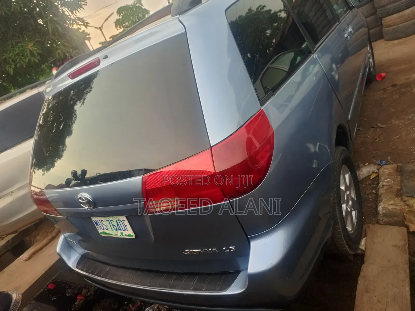 Toyota Sienna 2005 Blue