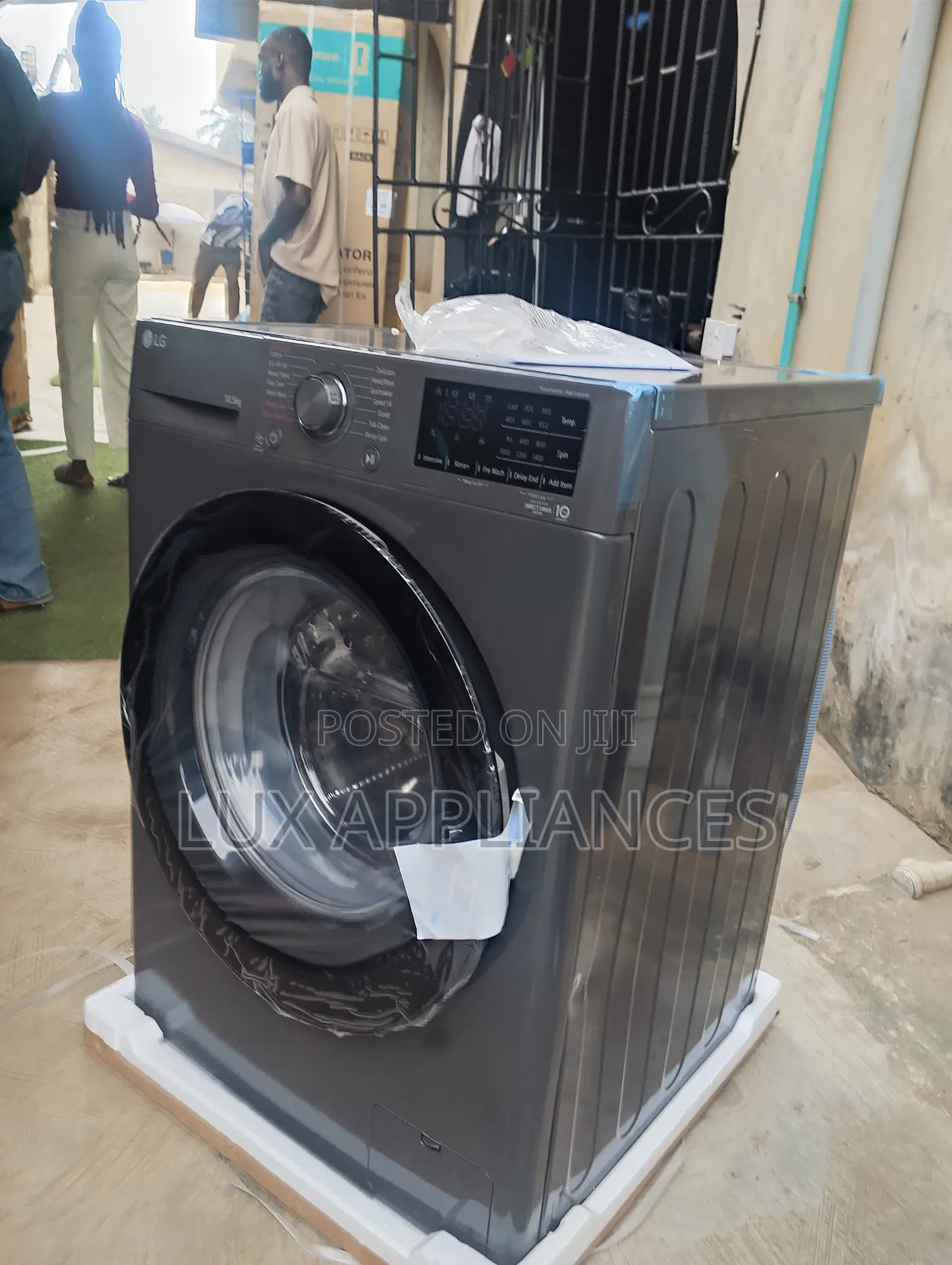 LG 10.5kg Front-Load Wash and Spin for Gentle Fabric Care