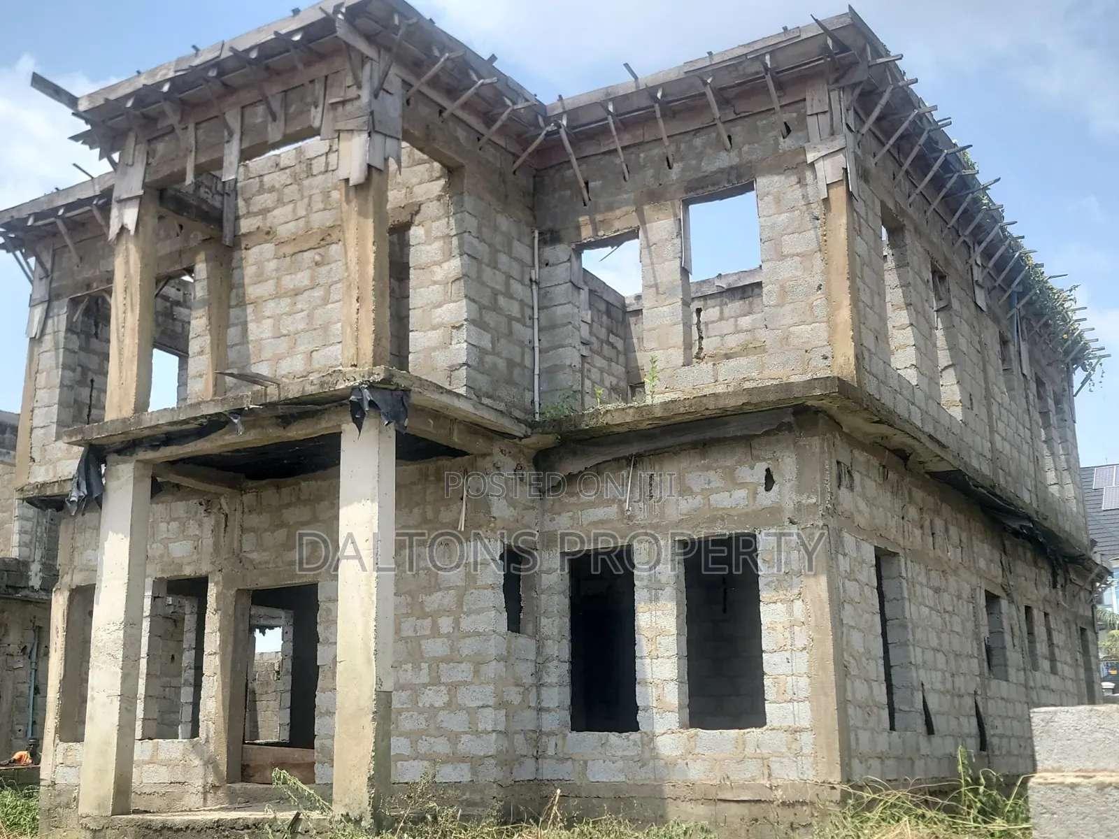 5bdrm Duplex in Victoria City Estate, Sabon Lugbe for sale