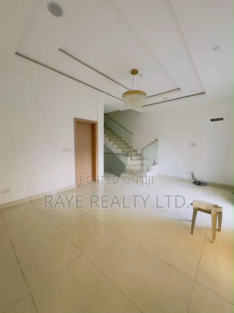 4bdrm Duplex in Surulere for sale