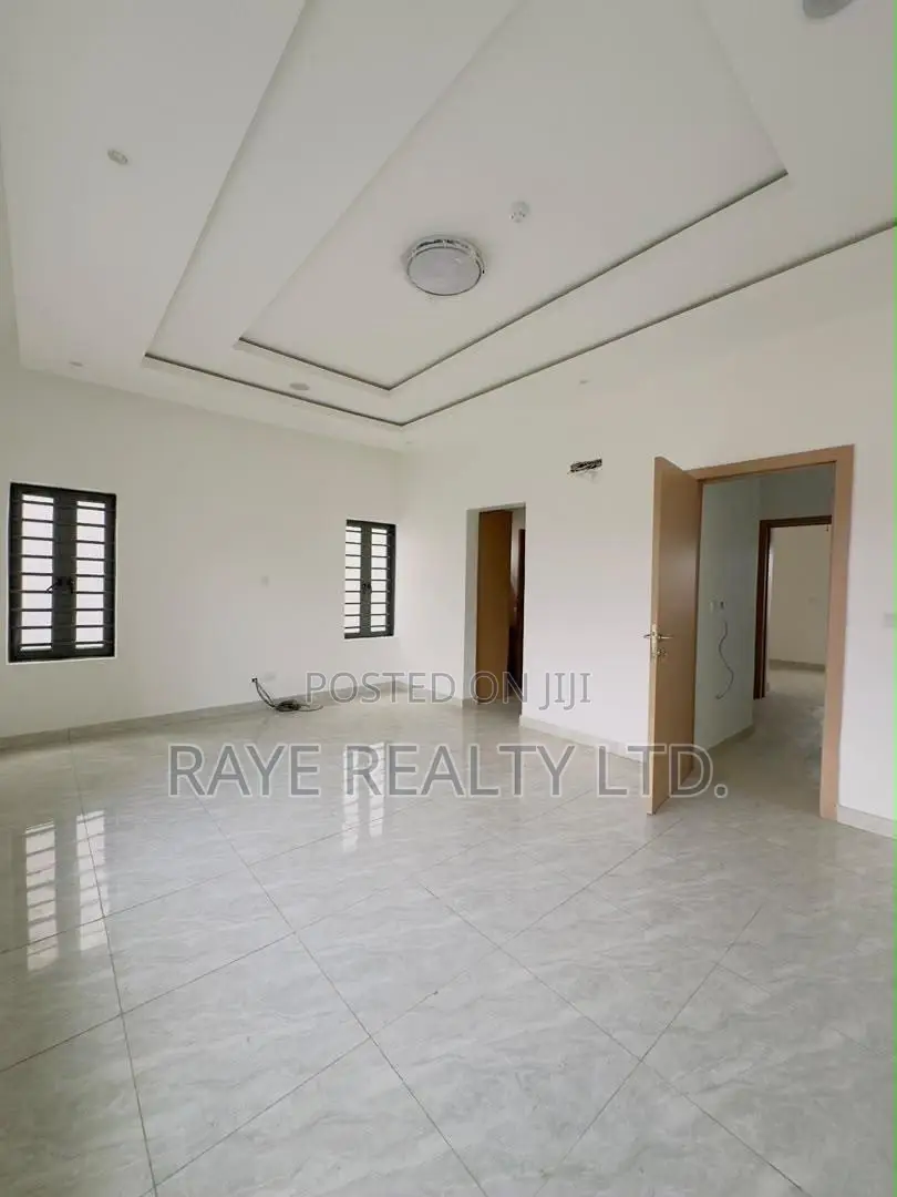 4bdrm Duplex in Surulere for sale