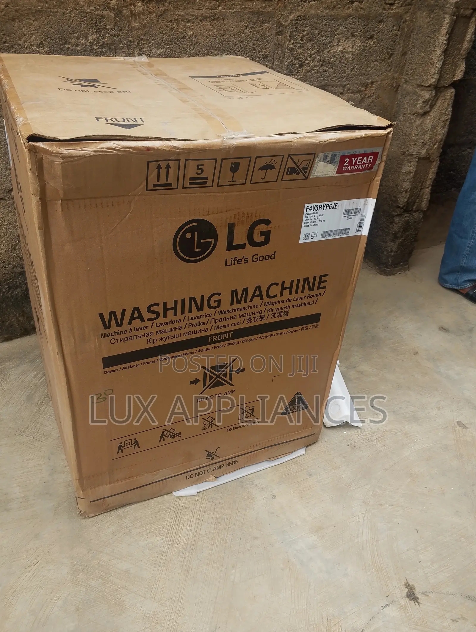 LG 10.5kg Front-Load Washing Machine for Mixed Laundry Loads