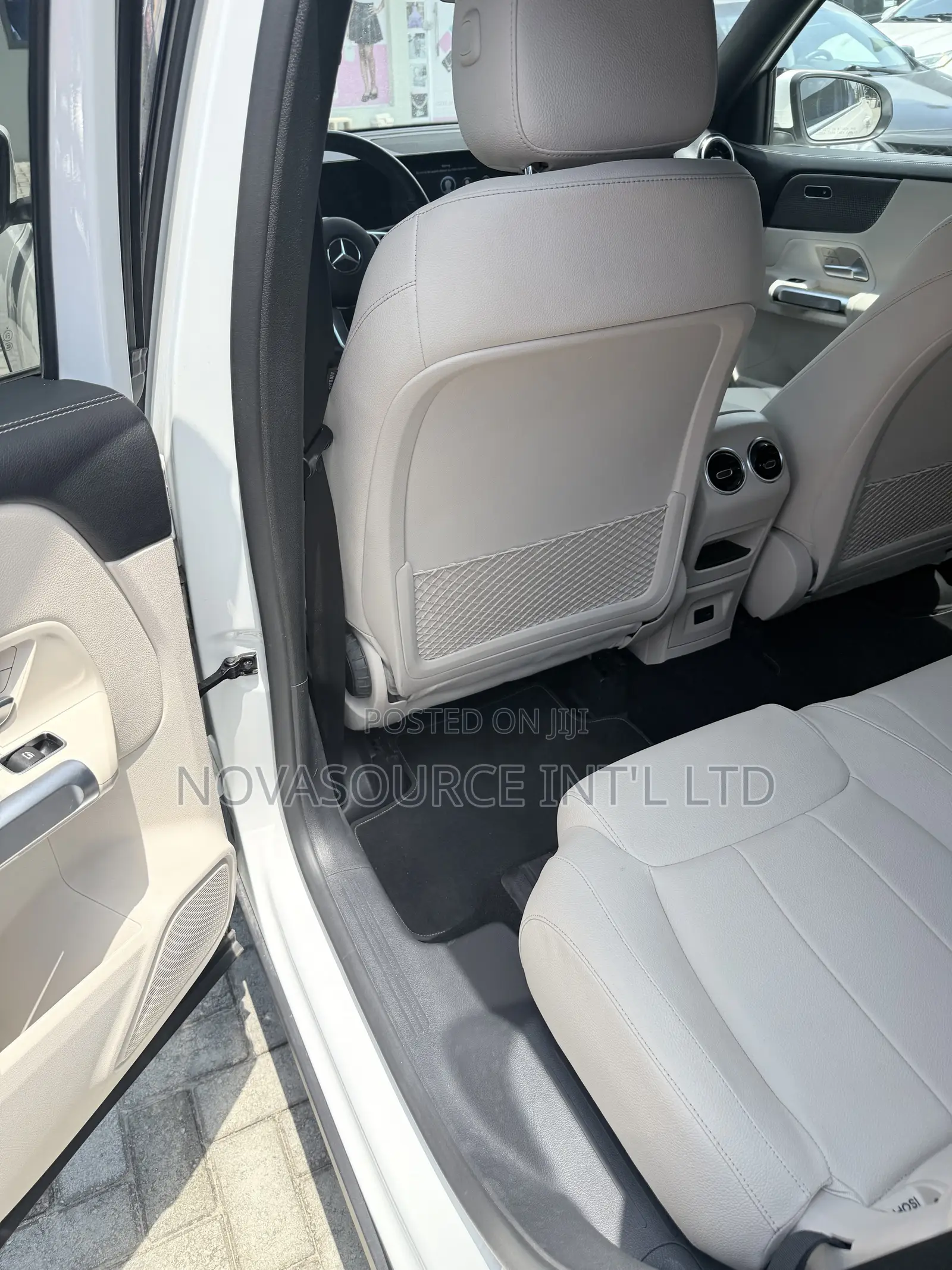 Mercedes-Benz GLA 250 2022 White